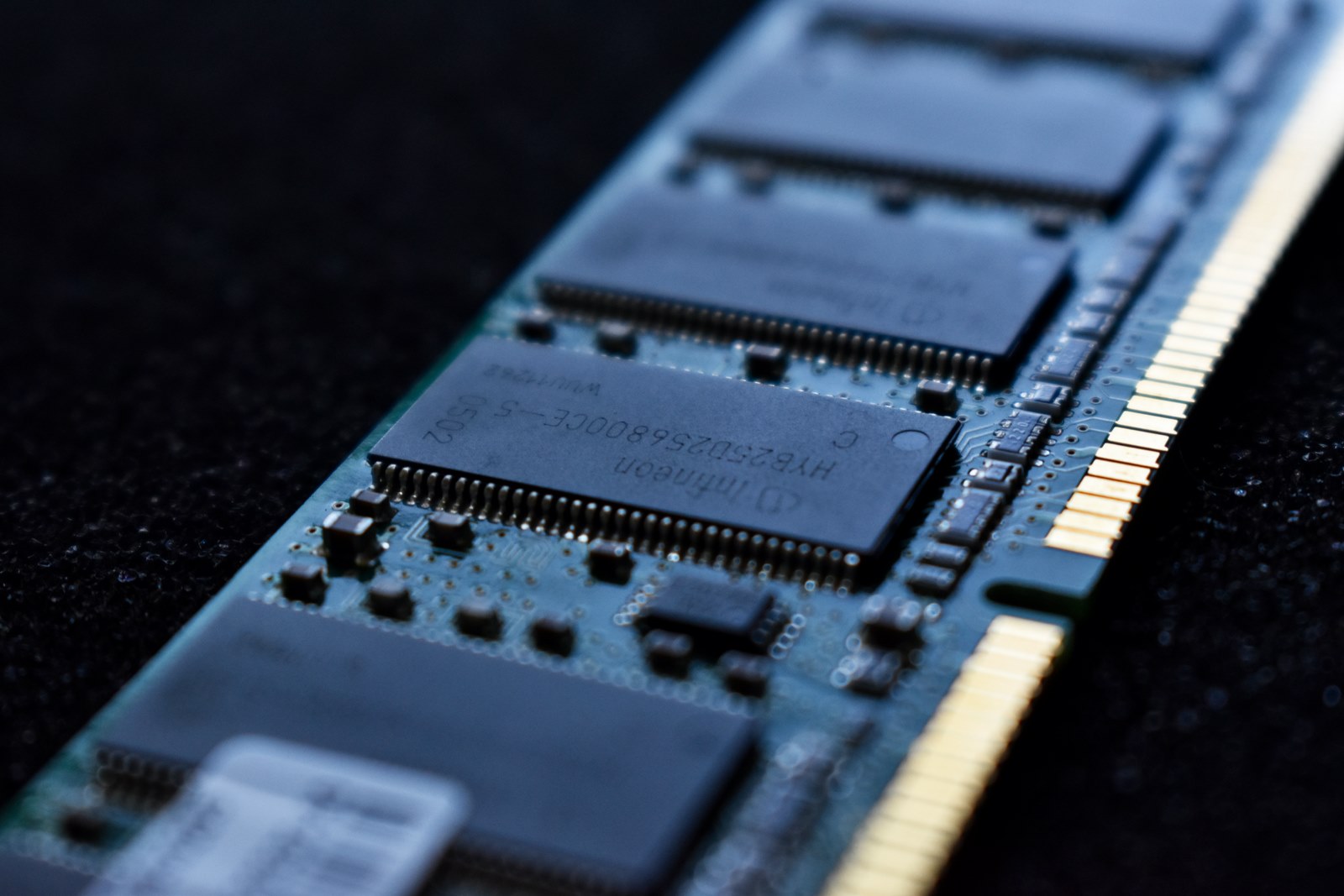 رم DDR2، DDR3 و DDR4 چه تفاوت‌هایی با یکدیگر دارند؟